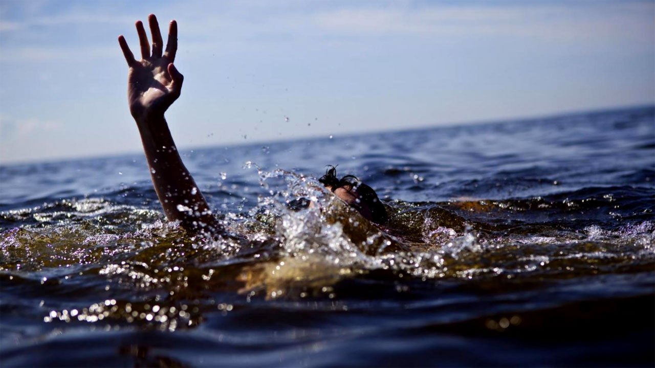 Three children reported missing while sea bathing in Kalametiya