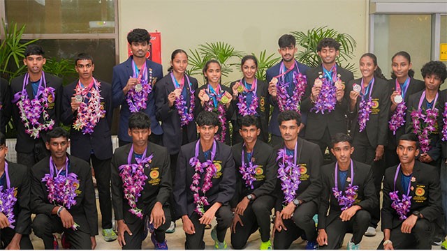 Victorious Sri Lankan youth athletes return from Hong Kong