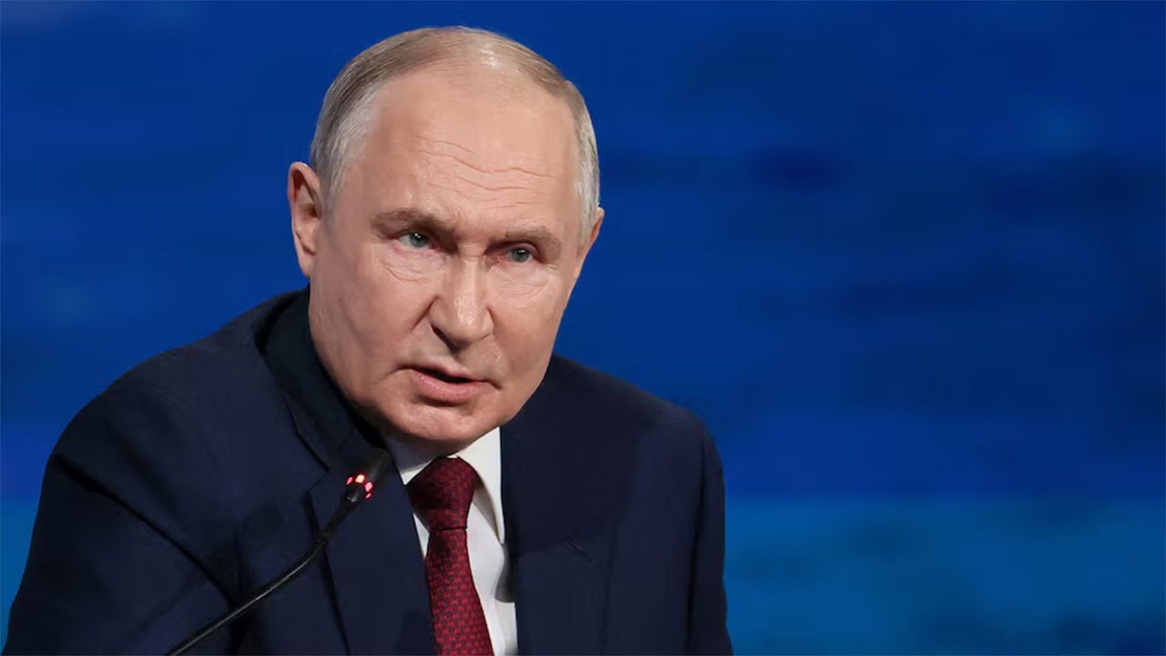 Putin says he currently sees no reason to meet Ukraine’s Zelenskiy