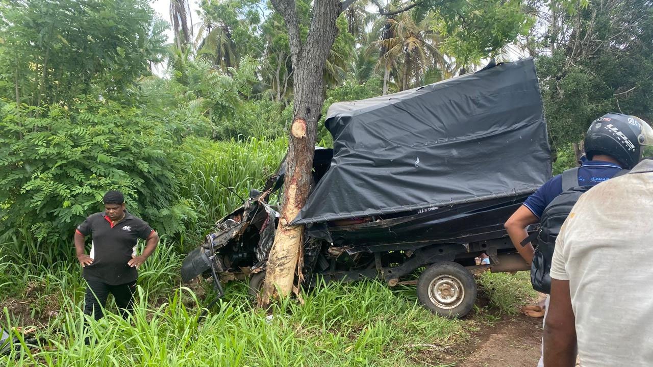 Woman killed, 12 injured in fatal crash in Anamaduwa