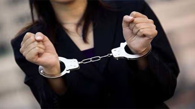 Woman arrested in Rathmalana with illicit liquor worth Rs. 1.6 mln