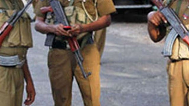Police open fire at three-wheeler in Borella, five arrested with swords
